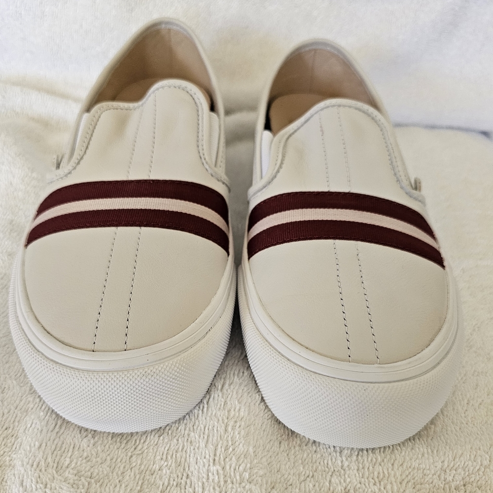 Vans leather ultra cush (the general) slip on sneakers. NWOTB